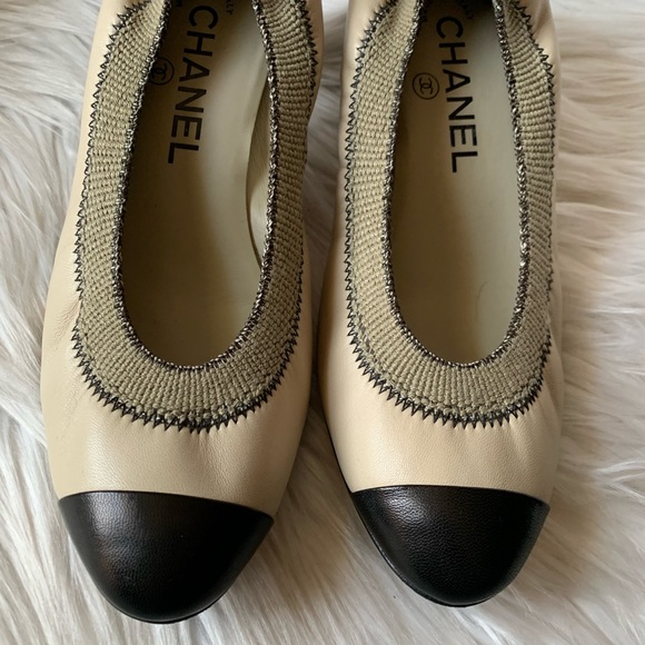 CHANEL Spirit Two Tone Stretch Cap Toe Pump - Picture 4 of 13